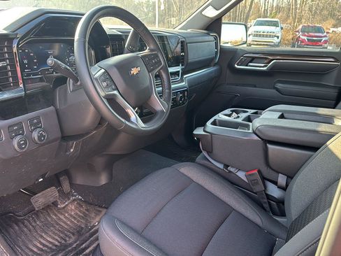 Used 2025 Chevrolet Silverado 1500 LT image 13