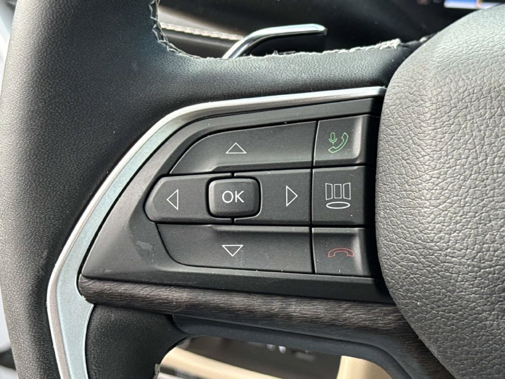 Used 2023 Jeep Grand Cherokee 4WD 4xe w/ Luxury Tech Group II image 25