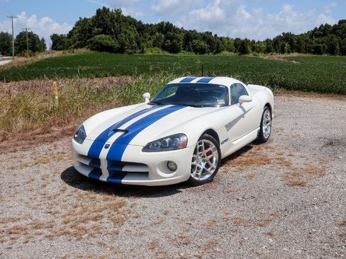Used 2006 Dodge Viper SRT-10 w/ VOI9 Edition RWD image 3