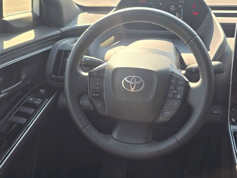 Used 2025 Toyota bZ4X FWD image 19