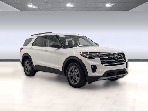 New 2026 Ford Explorer Active w/ Active Comfort Package image 6