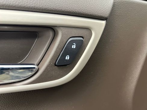 Used 2019 GMC Yukon Denali w/ Denali Ultimate Package AWD/4WD image 13