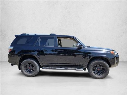 Used 2020 Toyota 4Runner SR5 Premium w/ Moonroof Package AWD/4WD image 4