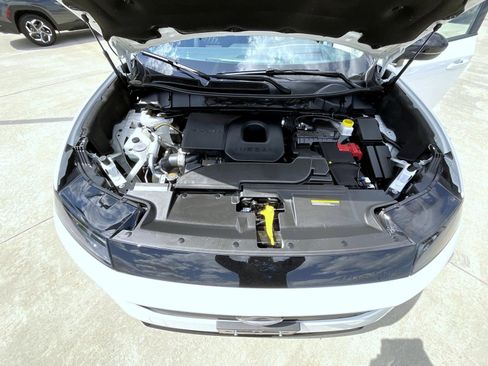Certified 2025 Nissan Murano Platinum w/ Cargo Package AWD/4WD image 24