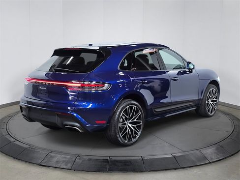 Used 2025 Porsche Macan image 7