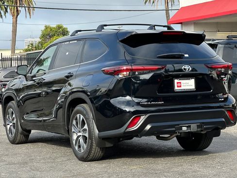Certified 2025 Toyota Highlander XLE AWD/4WD image 6