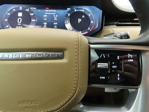 Certified 2023 Land Rover Range Rover SE image 12