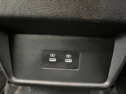 Used 2025 Nissan Rogue SV AWD/4WD image 28