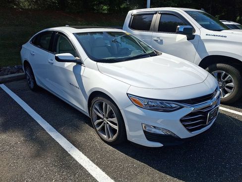 Used 2023 Chevrolet Malibu LT FWD image 3