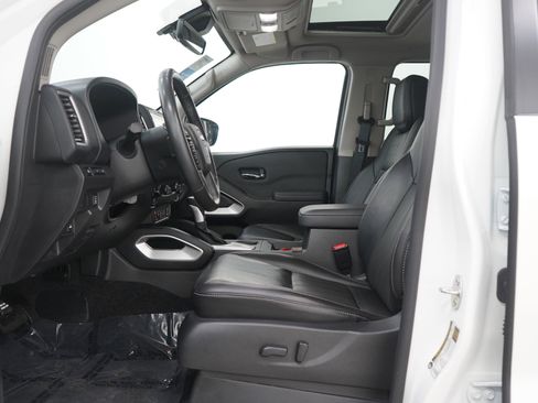 Used 2024 Nissan Frontier SL w/ Technology Package image 23