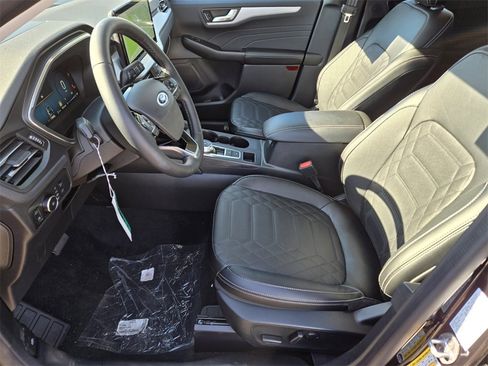 New 2024 Ford Escape SE w/ PHEV Premium Package image 7