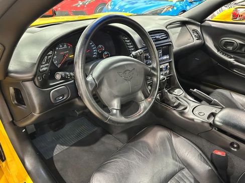 Used 2002 Chevrolet Corvette Z06 w/ Memory Pkg image 11