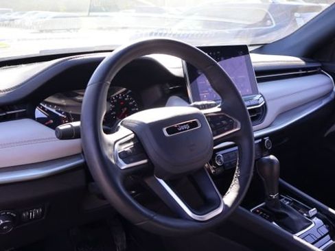 Used 2024 Jeep Compass Limited AWD/4WD image 8