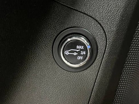 Used 2017 GMC Acadia SLE w/ Driver Alert Package I FWD image 18