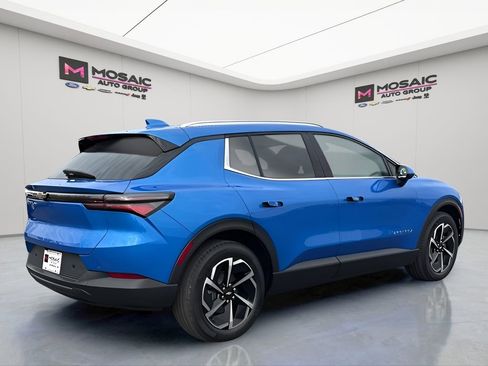 New 2026 Chevrolet Equinox EV LT AWD/4WD image 3