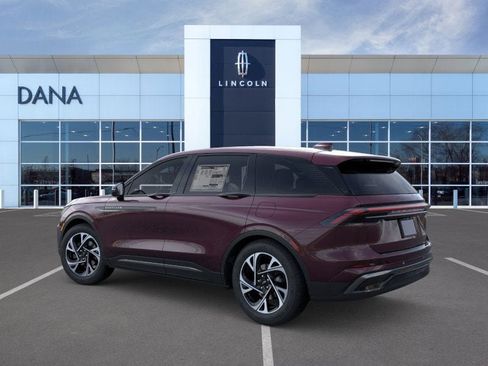 New 2025 Lincoln Nautilus Premier w/ Jet Appearance Package image 4