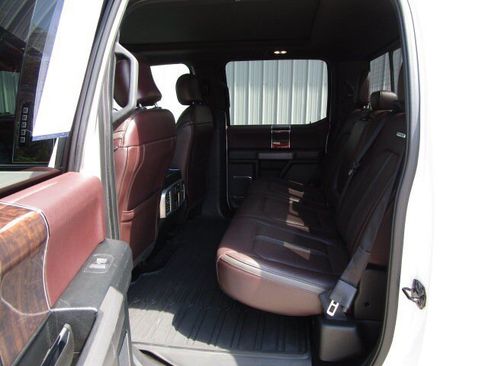 Used 2015 Ford F150 Platinum w/ Equipment Group 701A Luxury AWD/4WD image 9