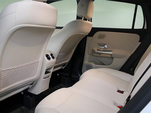 Used 2026 Mercedes-Benz GLA 250 image 11