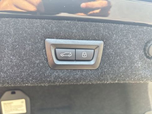 Used 2023 BMW 530i w/ Premium Package RWD image 8