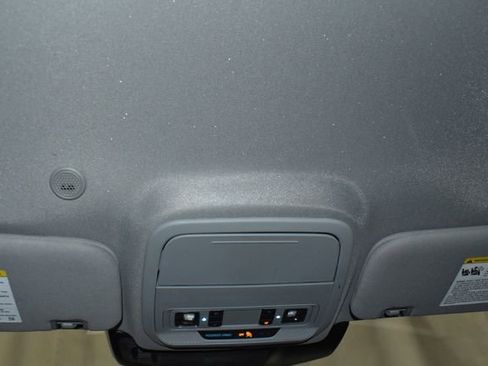 Used 2022 Ford Explorer XLT w/ Equipment Group 202A image 22