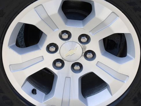 Used 2018 Chevrolet Silverado 1500 LT w/ All Star Edition AWD/4WD image 37