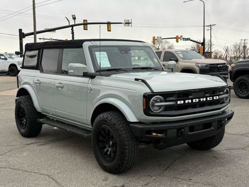 Used 2021 Ford Bronco Outer Banks image 4