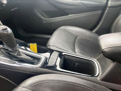 Used 2018 Chevrolet Cruze Premier image 20