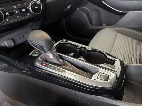 Certified 2025 Chevrolet Trax LT w/ LT Convenience Package image 25