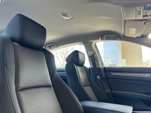 Used 2019 Honda Accord LX image 17