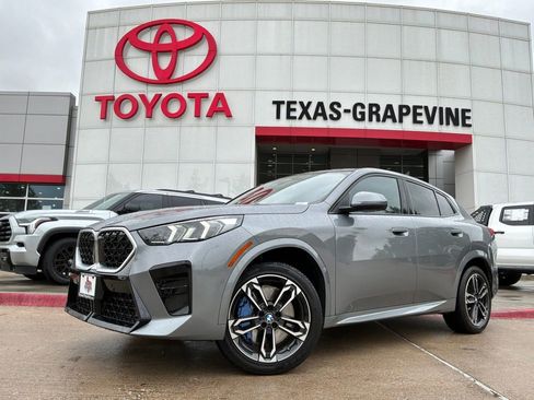 Used 2025 BMW X2 xDrive28i w/ M Sport Package AWD/4WD image 2