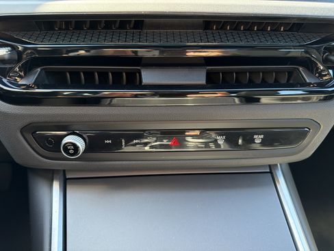Used 2025 BMW 230i Coupe RWD image 29