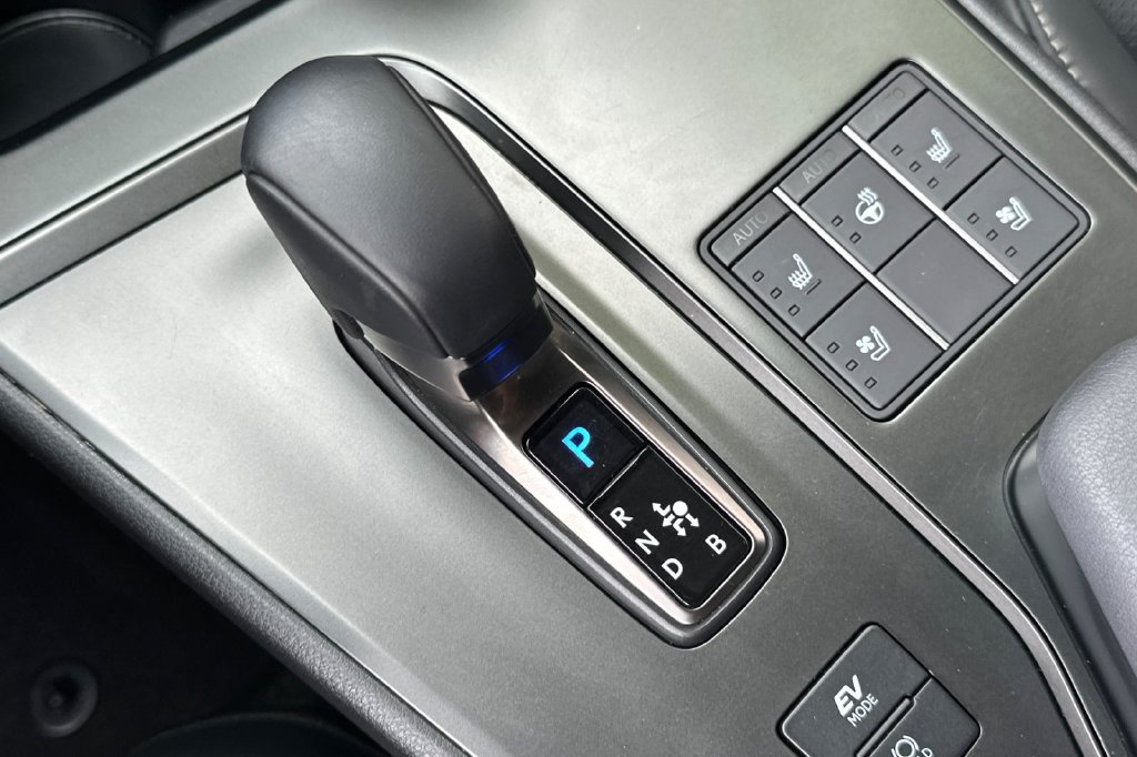 Used 2026 Lexus UX 300h FWD w/ Accessory Package (Z1) image 24
