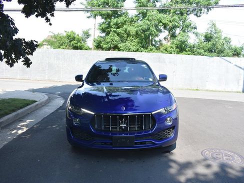 Used 2020 Maserati Levante AWD/4WD image 3