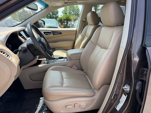 Used 2016 Nissan Pathfinder SL w/ SL Premium Package FWD image 11