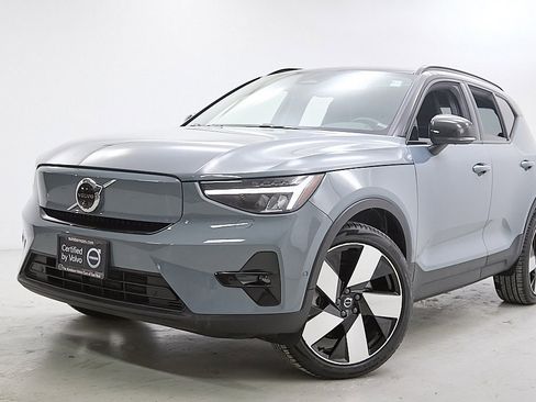 Certified 2023 Volvo XC40 Recharge Ultimate image 2