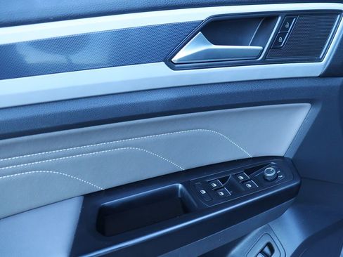 Used 2021 Volkswagen Atlas Cross Sport SE w/ Panoramic Sunroof Package AWD/4WD image 38