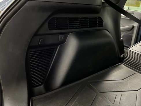 Used 2023 Ford Escape ST-Line FWD image 36