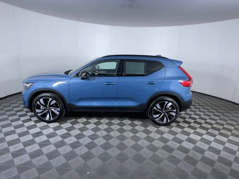 Used 2024 Volvo XC40 B5 Ultimate w/ Climate Package image 5