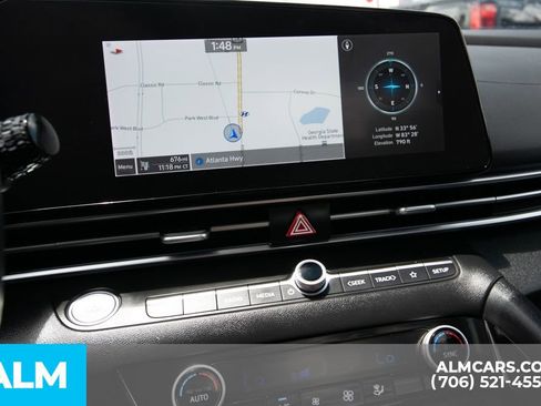 Used 2022 Hyundai Elantra Limited image 22