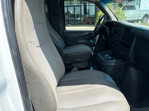 Used 2015 Chevrolet Express 3500 LT w/ LT Preferred Equipment Group RWD image 19