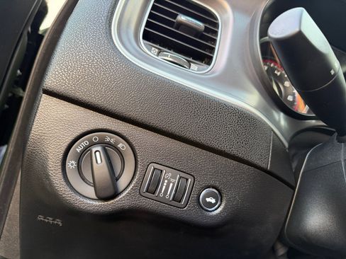 Used 2022 Dodge Charger SXT image 21