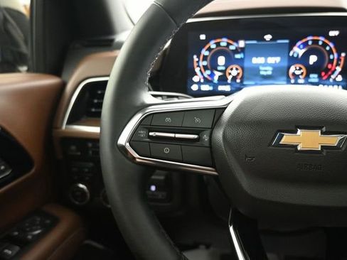 Used 2025 Chevrolet Tahoe High Country AWD/4WD image 17