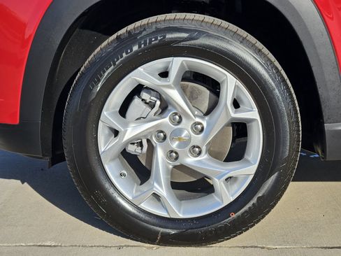 New 2026 Chevrolet Trax LS w/ LS Convenience Package FWD image 12