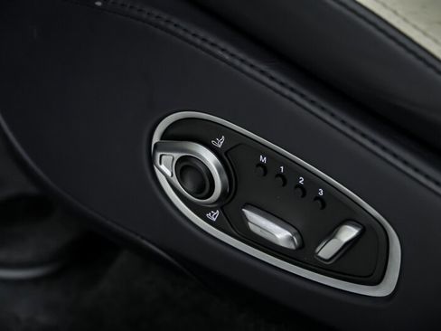Used 2022 Aston Martin DBX AWD/4WD image 25
