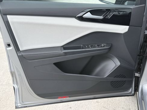 New 2026 Volkswagen Taos S image 10