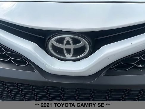 Used 2021 Toyota Camry SE FWD image 11