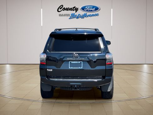 Used 2022 Toyota 4Runner SR5 RWD image 11