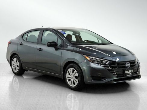 Used 2025 Nissan Versa S w/ Trunk Package image 7