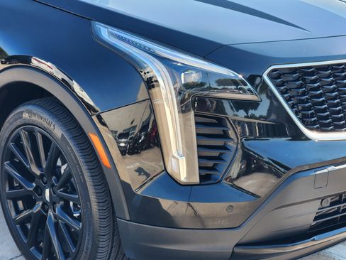 Used 2023 Cadillac XT4 Sport w/ LPO, Onyx Lite Package FWD image 5