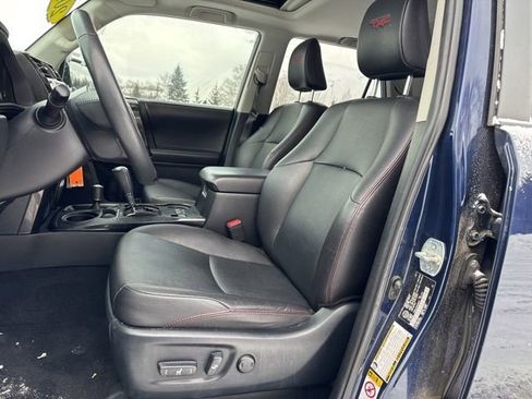 Used 2017 Toyota 4Runner 4WD image 18